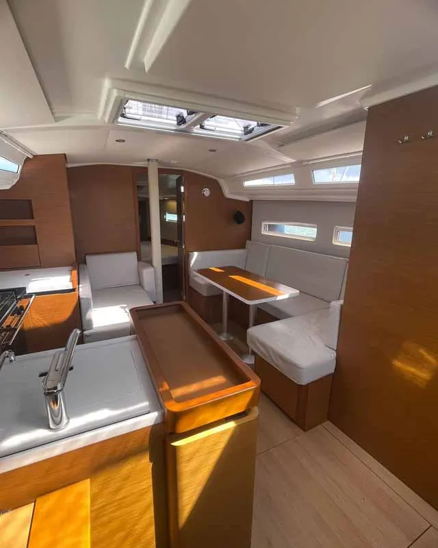 Salon of Rocketman, a Jeanneau Sun Odyssey 410 sailboat at Figari/Golfo Aranci, Italy