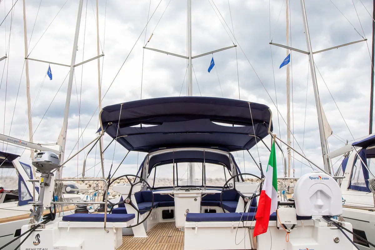 Cockpit of Elpida, a Beneteau Oceanis 51.1 sailboat at Rosignano Solvay, Italy