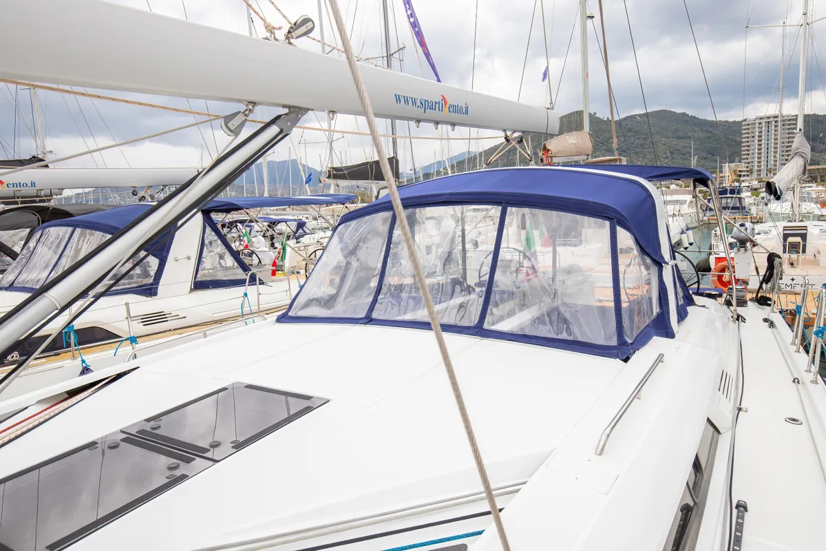 Deck of Elpida, a Beneteau Oceanis 51.1 sailboat at Rosignano Solvay, Italy