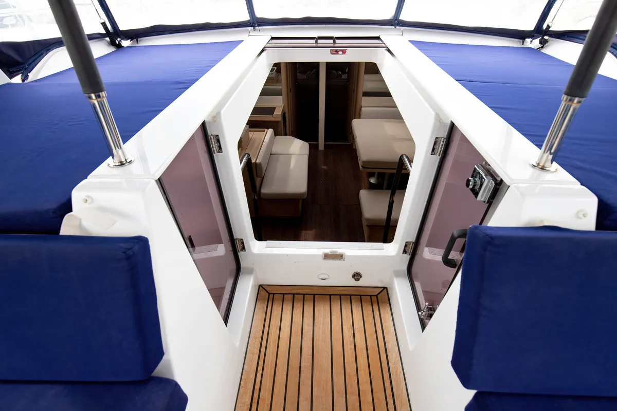 Cockpit of Elpida, a Beneteau Oceanis 51.1 sailboat at Rosignano Solvay, Italy