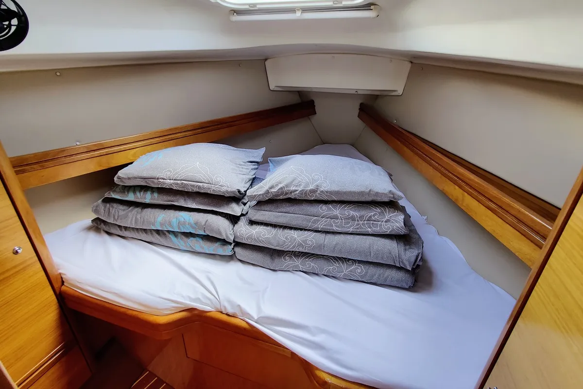 Cabin on Achi, a Bavaria 31 Cruiser sailboat at Općina Sukošan, Croatia