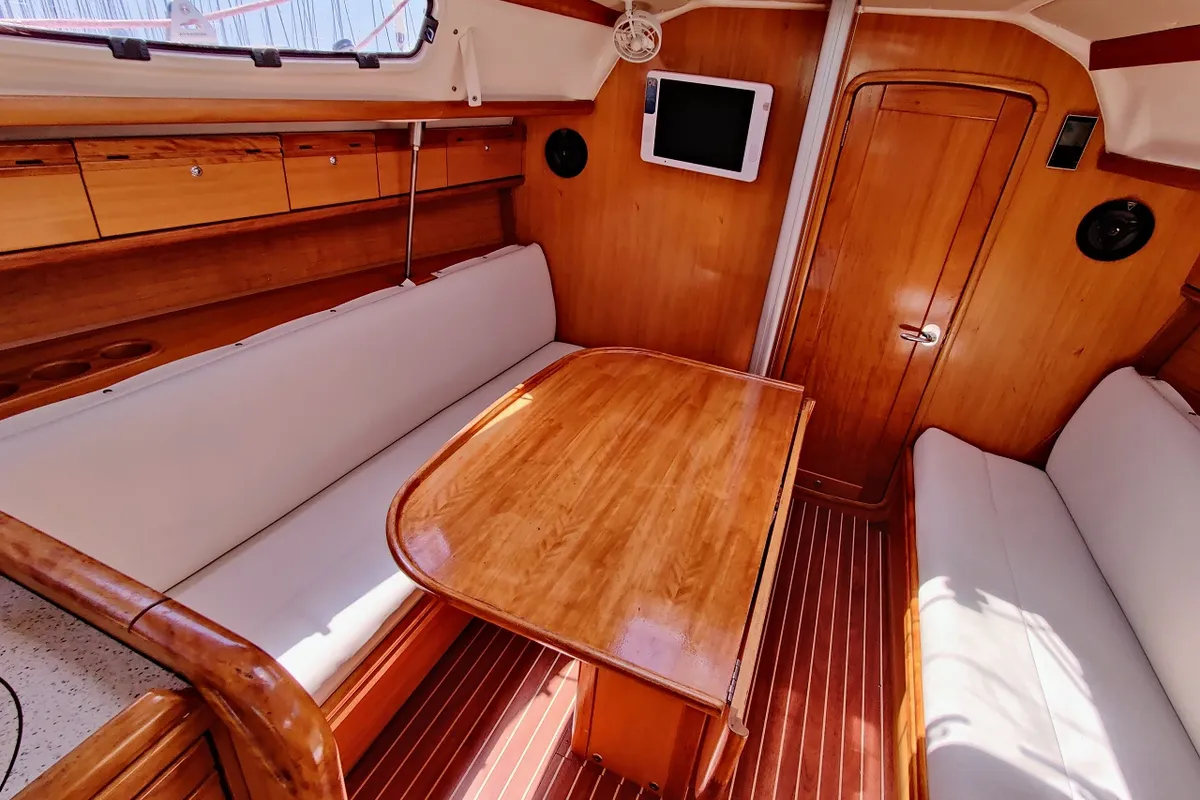 Salon of Achi, a Bavaria 31 Cruiser sailboat at Općina Sukošan, Croatia