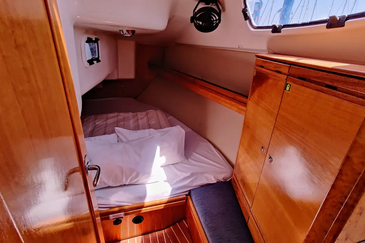 Cabin on Achi, a Bavaria 31 Cruiser sailboat at Općina Sukošan, Croatia