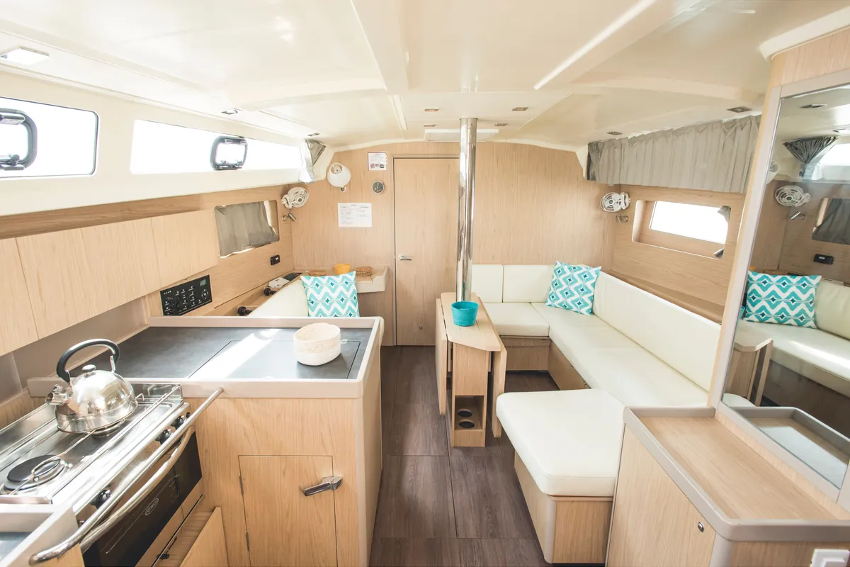 Salon of Hydros, a Beneteau Oceanis 41.1 sailboat at Rosignano Solvay, Italy