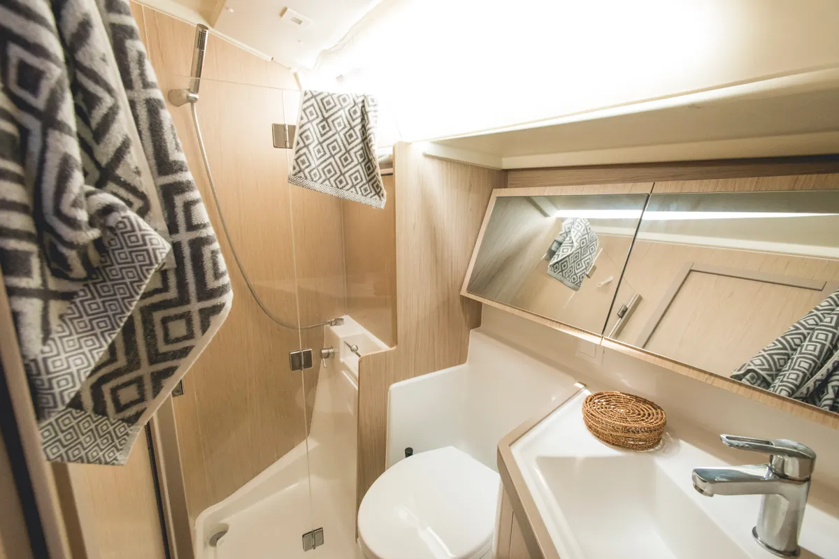 Head on Hydros, a Beneteau Oceanis 41.1 sailboat at Rosignano Solvay, Italy