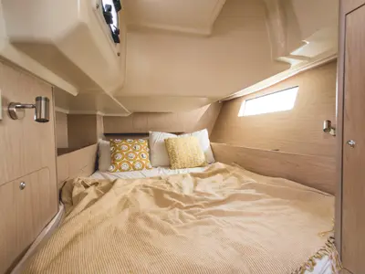Cabin on Hydros, a Beneteau Oceanis 41.1 sailboat at Rosignano Solvay, Italy