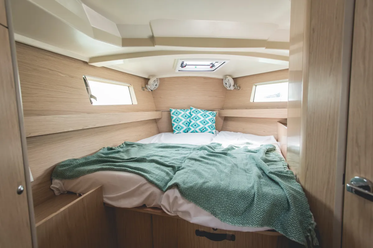 Cabin on Hydros, a Beneteau Oceanis 41.1 sailboat at Rosignano Solvay, Italy