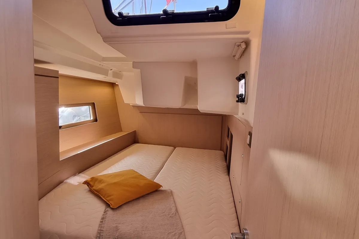 Cabin on Entre Deux Poles, a Beneteau Oceanis 46.1 sailboat at Vallauris, France