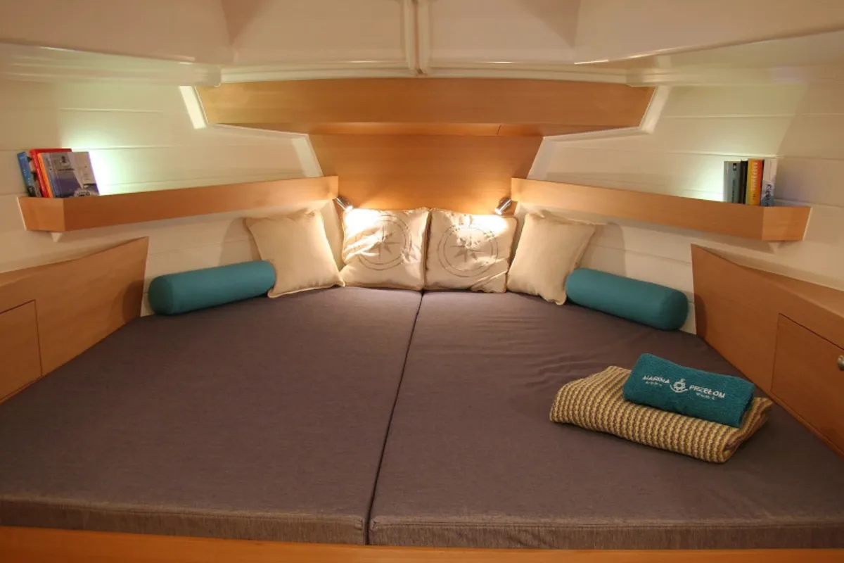 Cabin on Platinum 989 Flybridge, a Delphia Yachts Platinum 989 motorboat at Wilkasy, Poland