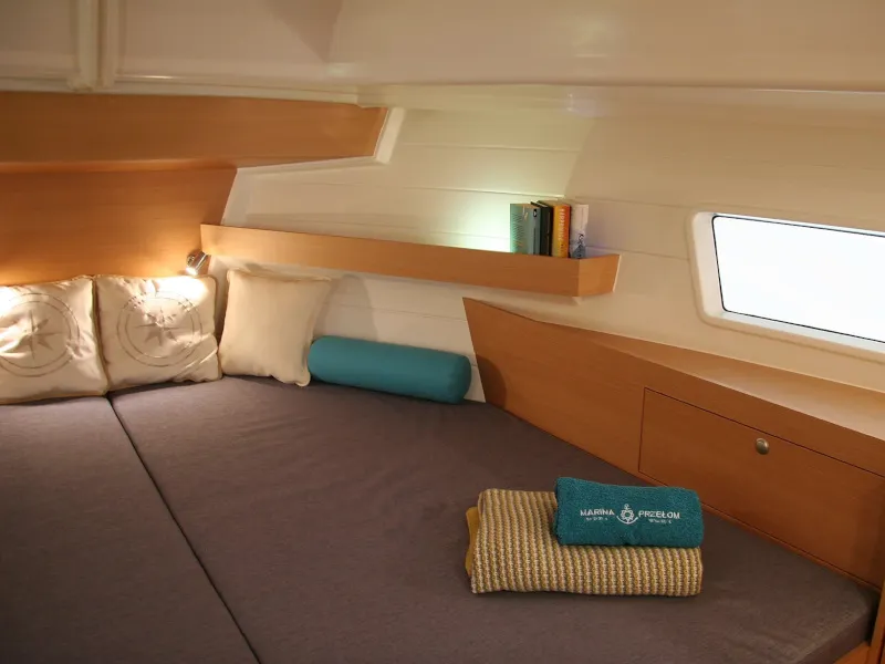 Cabin on Platinum 989 Flybridge, a Delphia Yachts Platinum 989 motorboat at Wilkasy, Poland