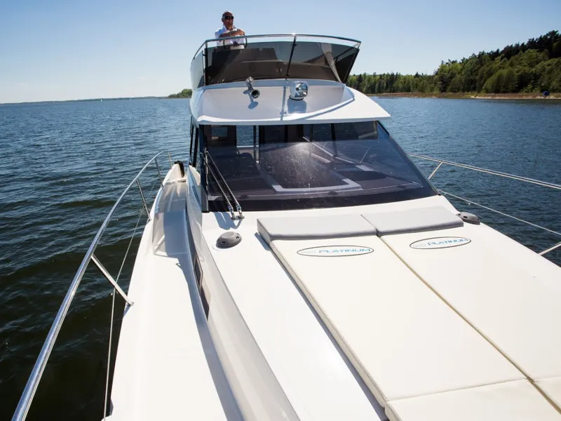 Deck of Platinum 989 Flybridge, a Delphia Yachts Platinum 989 motorboat at Wilkasy, Poland