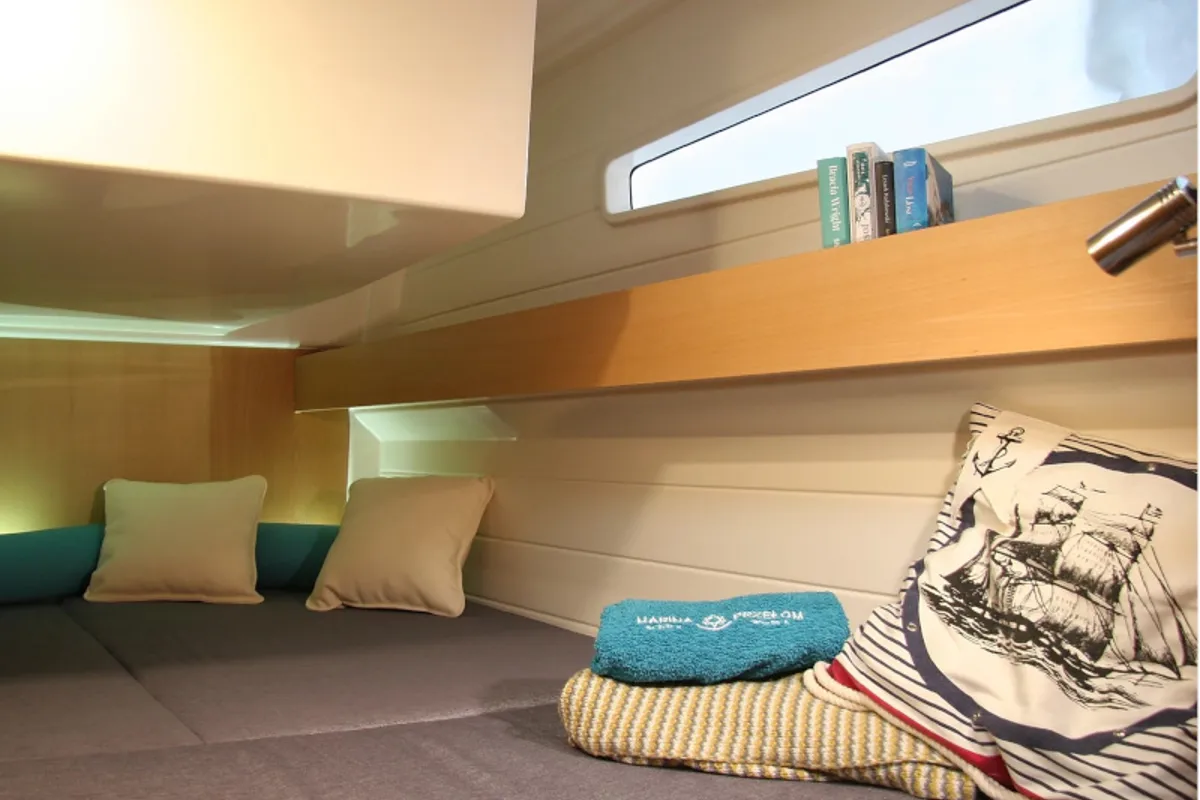 Cabin on Platinum 989 Flybridge, a Delphia Yachts Platinum 989 motorboat at Wilkasy, Poland