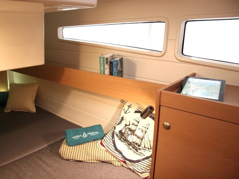 Cabin on Platinum 989 Flybridge, a Delphia Yachts Platinum 989 motorboat at Wilkasy, Poland