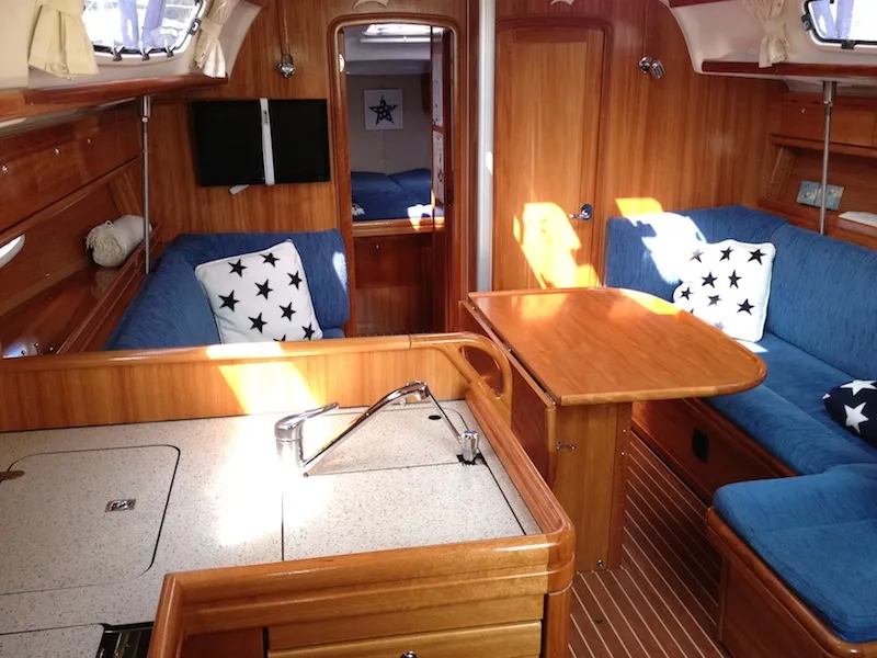 Salon of White Lady, a Bavaria 38 Cruiser sailboat at Fisksätra, Sweden
