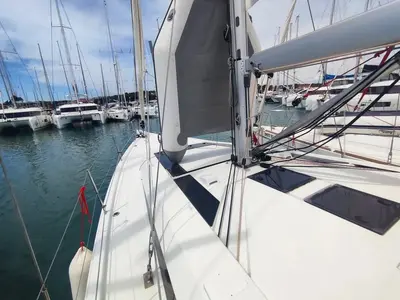 Deck of Ariel, a Beneteau Oceanis 46.1 sailboat at Medulin, Croatia