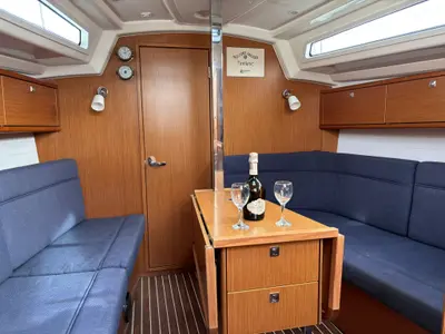 Salon of Tintilinić, a Bavaria Cruiser 34 sailboat at Općina Pakoštane, Croatia