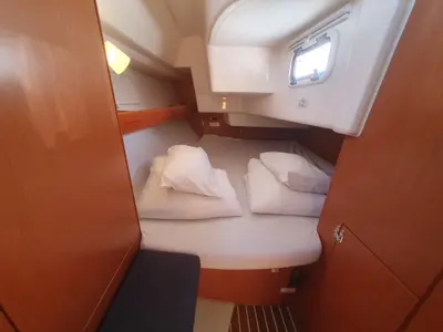 Cabin on Tintilinić, a Bavaria Cruiser 34 sailboat at Općina Pakoštane, Croatia