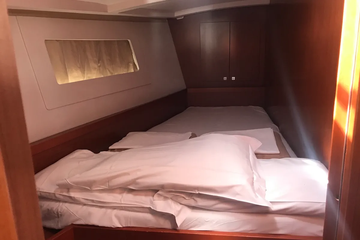 Cabin on Alnair, a Beneteau Oceanis 45 sailboat at Tonnarella, Italy