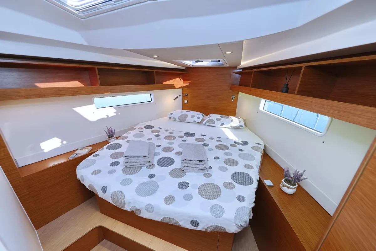 Cabin on Cleo, a Hanse 410 sailboat at Općina Sukošan, Croatia