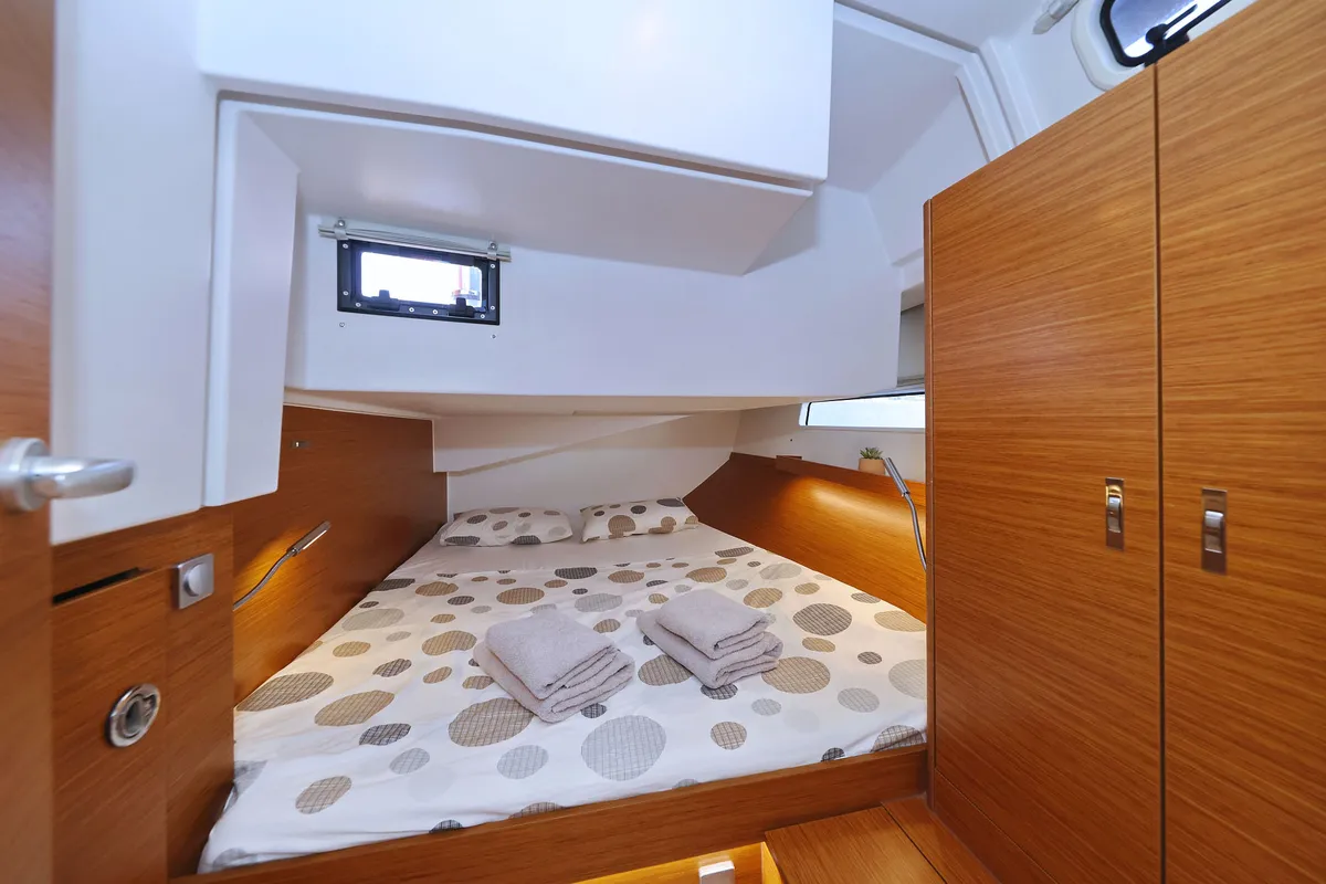 Cabin on Cleo, a Hanse 410 sailboat at Općina Sukošan, Croatia