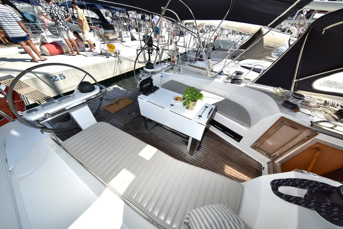 Salon of Controvento, a Bavaria Cruiser 45 sailboat at Općina Sukošan, Croatia