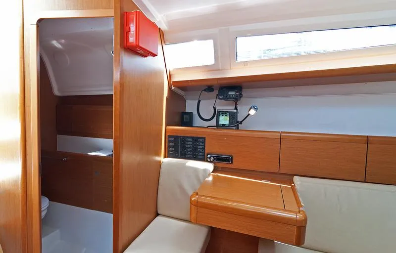 Salon of Buena Suerte, a Jeanneau Sun Odyssey 33i sailboat at Split, Croatia