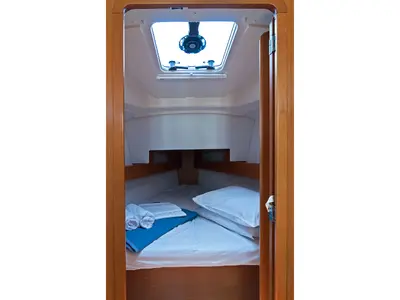 Cabin on Buena Suerte, a Jeanneau Sun Odyssey 33i sailboat at Split, Croatia