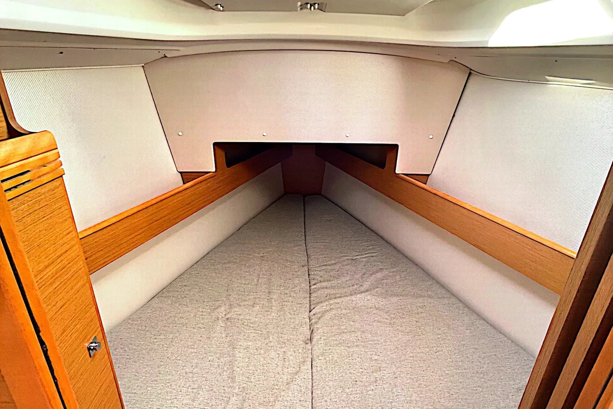 Cabin on Nena, a Jeanneau Sun Odyssey 33i sailboat at Općina Sukošan, Croatia