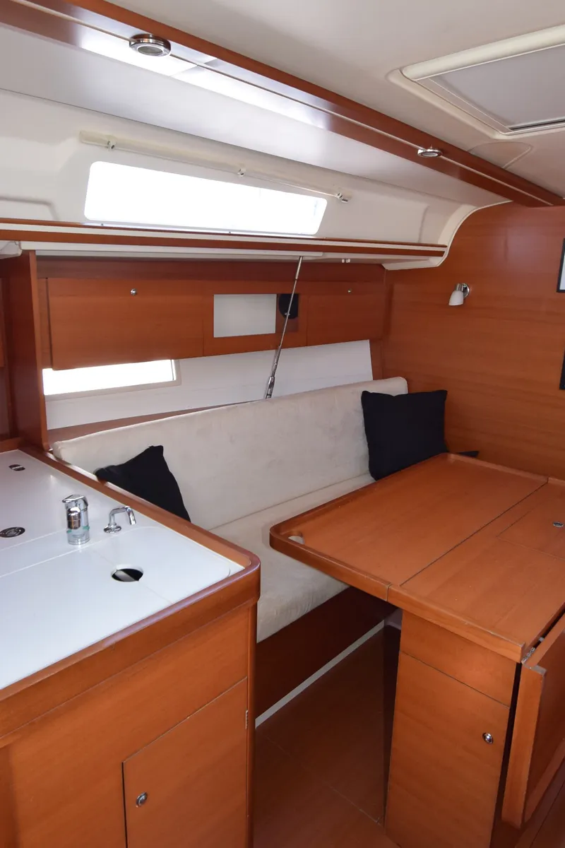 Salon of Vittoria, a Dufour 335 Grand Large sailboat at Nieuwpoort, Belgium