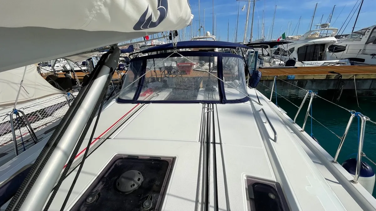 Deck of Vela, a Beneteau Oceanis 40.1 sailboat at Rosignano Solvay, Italy