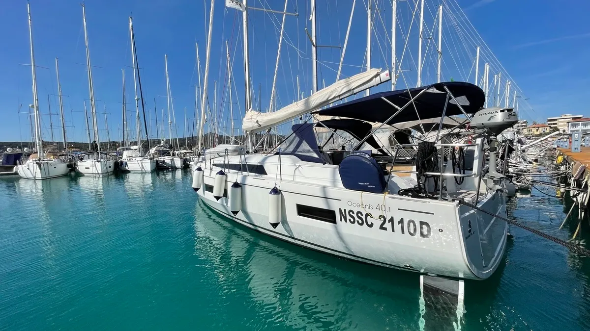 Exterior view of Vela, a Beneteau Oceanis 40.1 sailboat at Rosignano Solvay, Italy