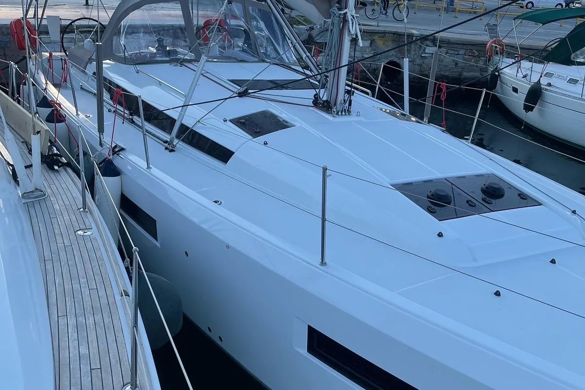 Deck of Virginia, a Jeanneau Sun Odyssey 440 sailboat at Volos Municipality, Greece