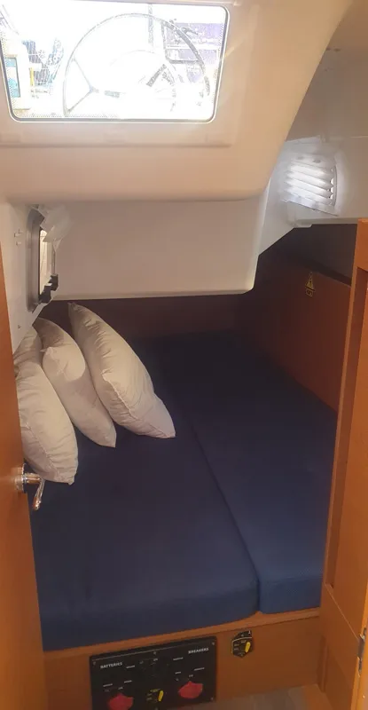 Cabin on The song is you, a Jeanneau Sun Odyssey 410 sailboat at Tropea, Italy