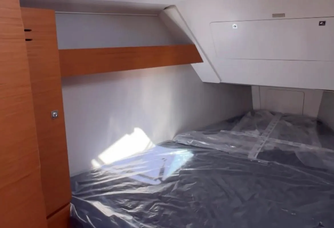 Cabin on Silvia, a Dufour 32 sailboat at Tonnarella, Italy