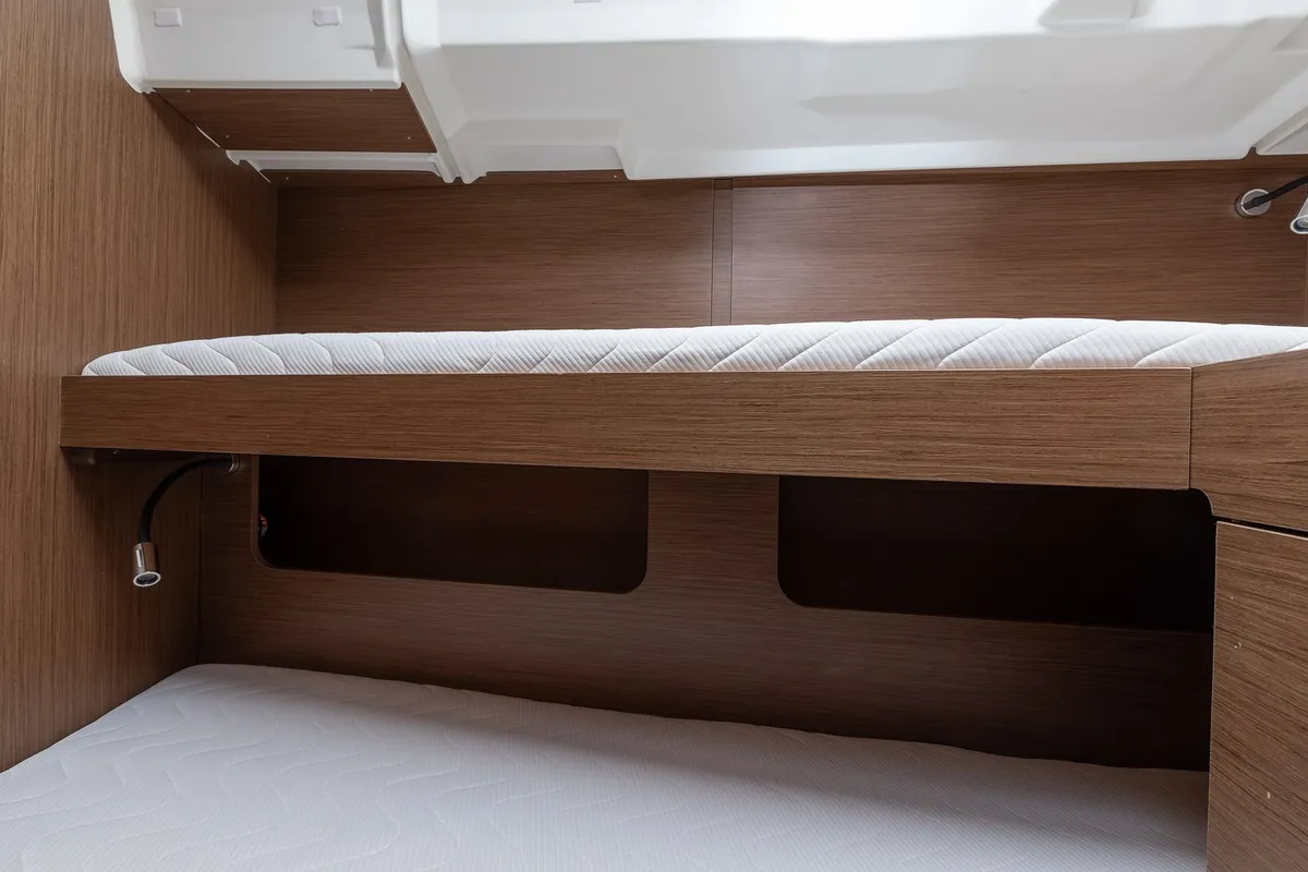 Cabin on Amore di Mare, a Beneteau Oceanis 46.1 sailboat at Općina Medulin, Croatia