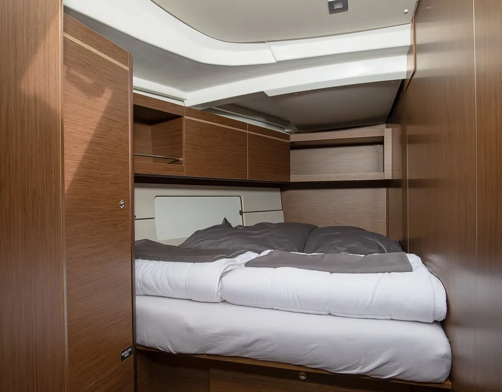 Cabin on Amore di Mare, a Beneteau Oceanis 46.1 sailboat at Općina Medulin, Croatia