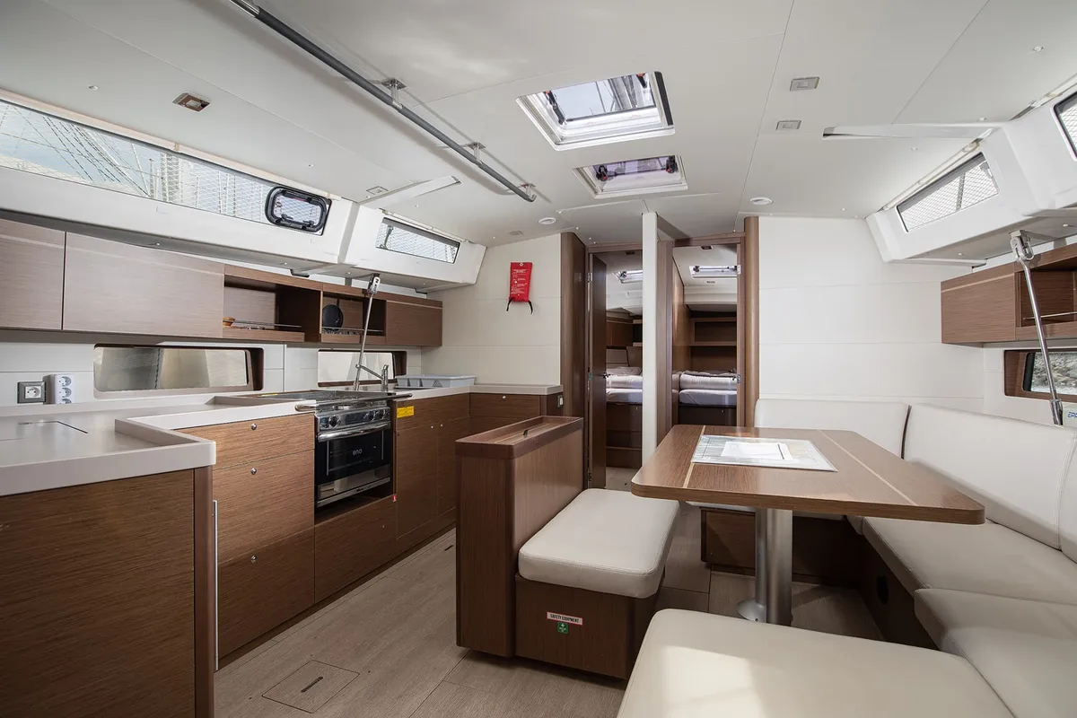 Salon of Amore di Mare, a Beneteau Oceanis 46.1 sailboat at Općina Medulin, Croatia