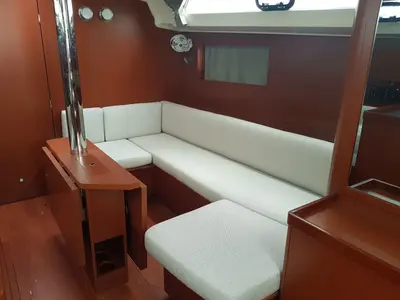 Salon of Gloria, a Beneteau Oceanis 41.1 sailboat at Puntone di Scarlino, Italy
