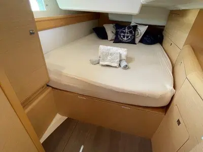Cabin on Oxygen, a Jeanneau Sun Odyssey 519 sailboat at Road Town, British Virgin Islands