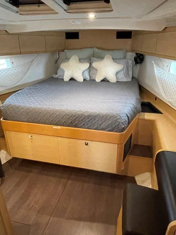 Cabin on Oxygen, a Jeanneau Sun Odyssey 519 sailboat at Road Town, British Virgin Islands