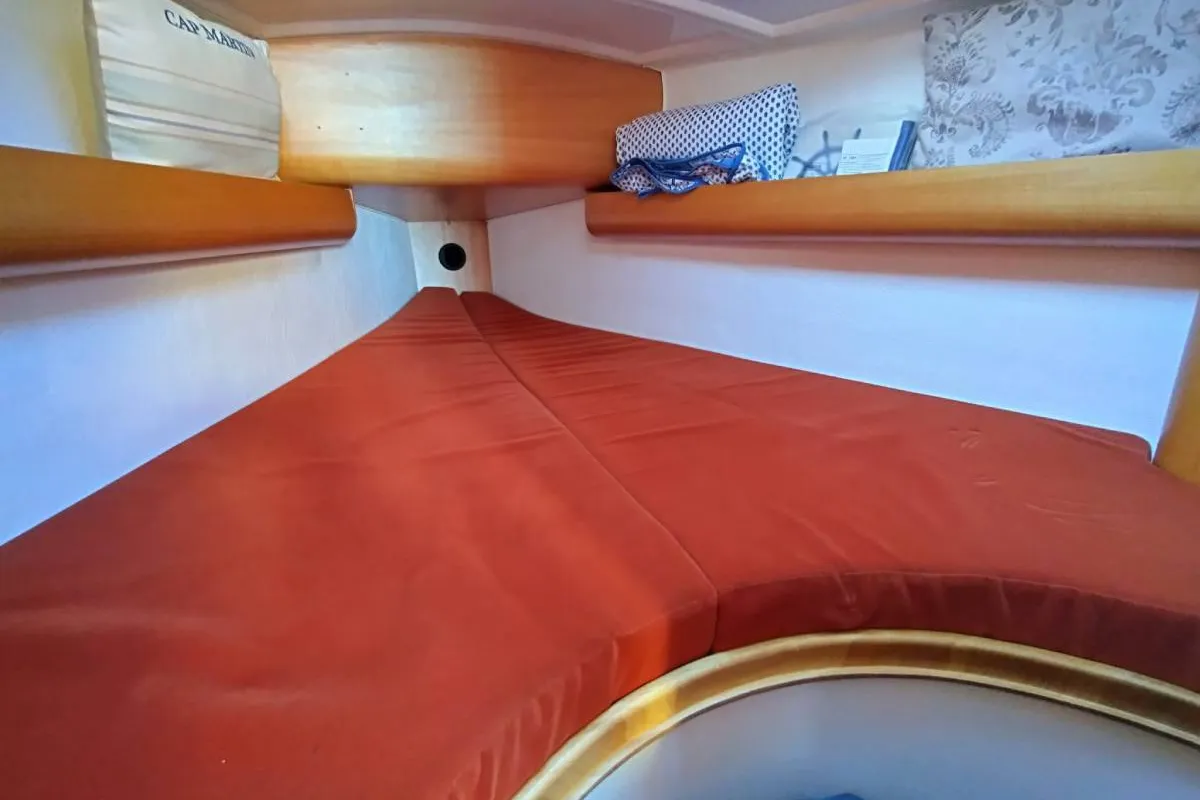 Cabin on Grand Patience, a Northman Maxus 28 Standard sailboat at Saint-Cast-le-Guildo, France