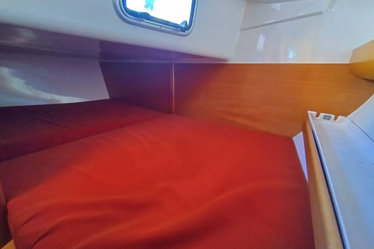 Cabin on Grand Patience, a Northman Maxus 28 Standard sailboat at Saint-Cast-le-Guildo, France