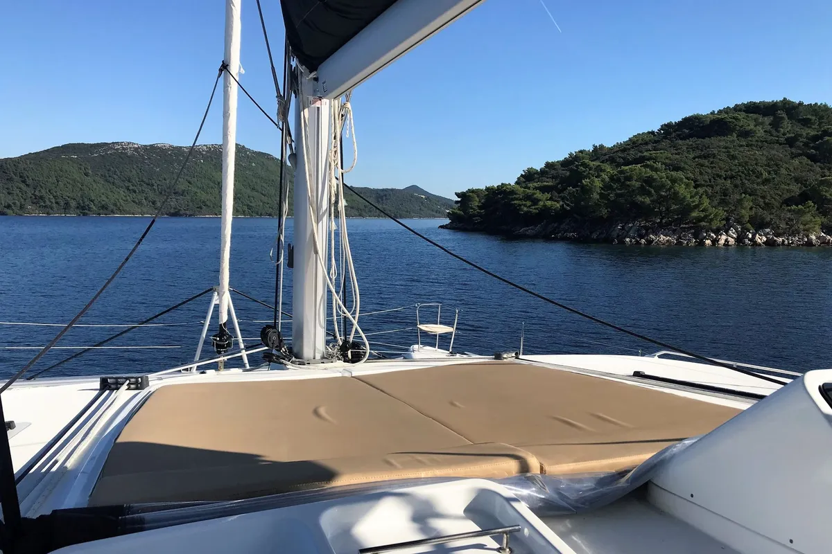 Deck of SAMOGON, a Lagoon 450 Fly catamaran at Rogač, Croatia