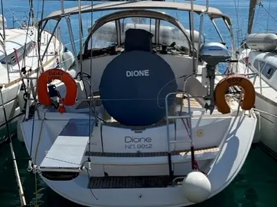 Dione