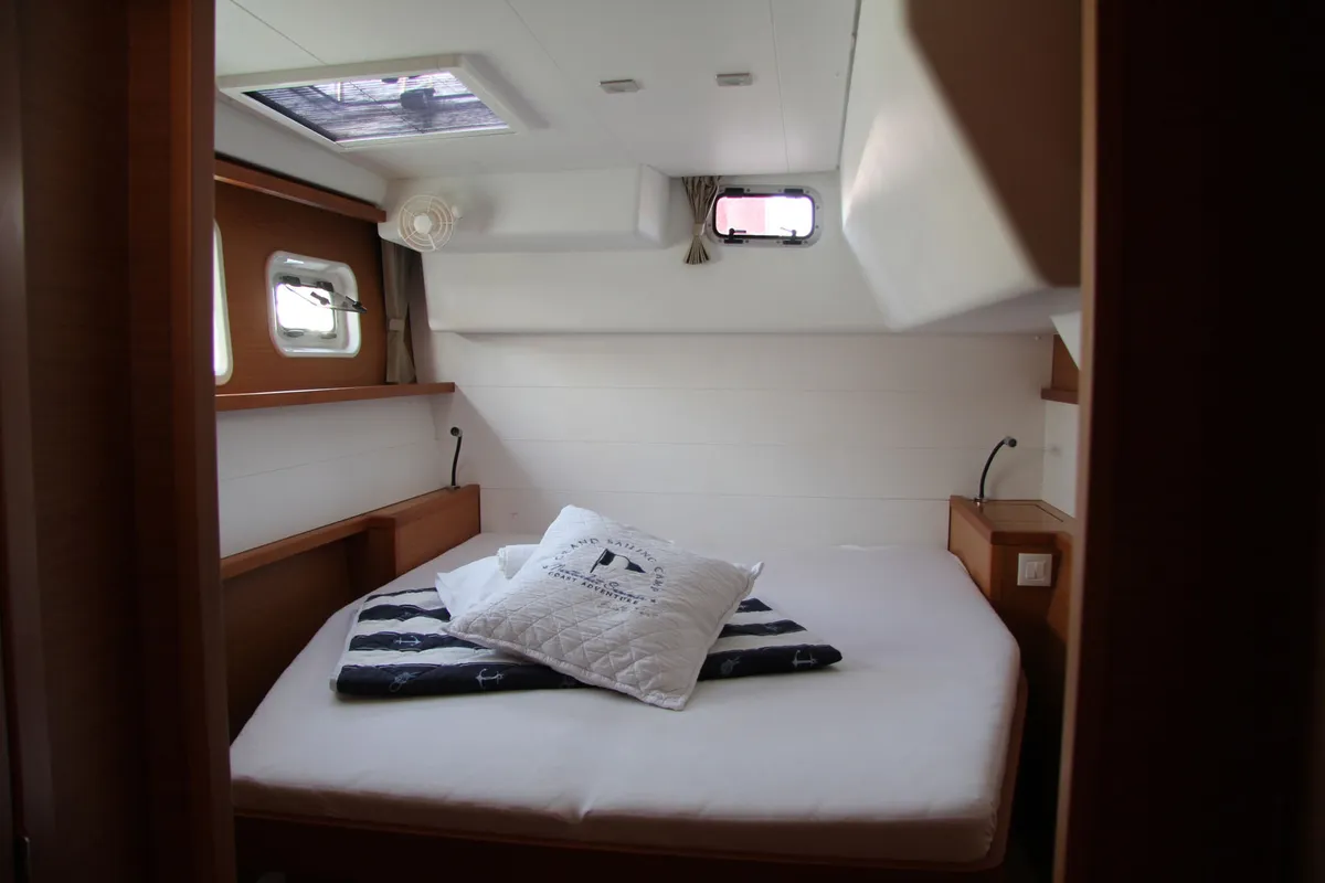 Cabin on Yara, a Lagoon 450 F catamaran at Lefkada, Greece