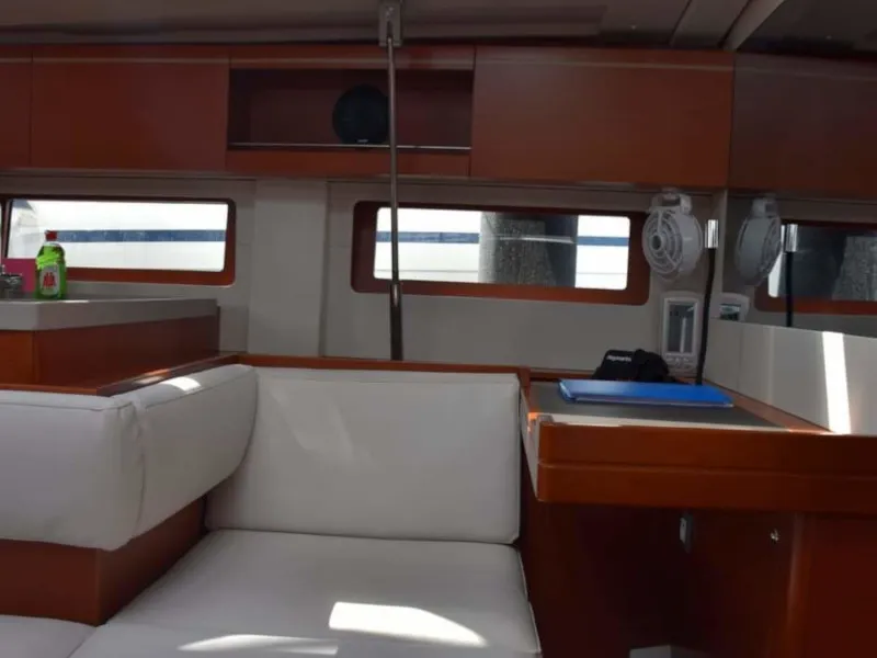 Salon of ANTONIOS, a Beneteau Oceanis 51.1 sailboat at Athens, Greece