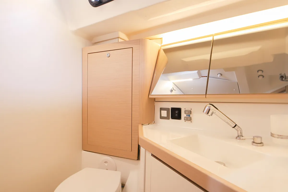 Head on Eonia, a Beneteau Oceanis 46.1 sailboat at Castellammare del Golfo, Italy