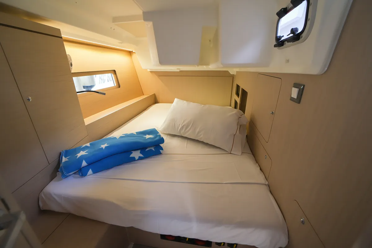 Cabin on Eonia, a Beneteau Oceanis 46.1 sailboat at Castellammare del Golfo, Italy