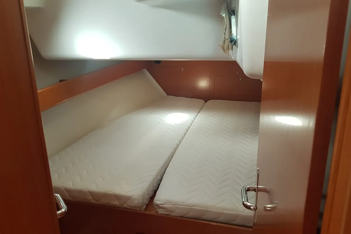 Cabin on Nisyros, a Beneteau Cyclades 50.5 sailboat at Piombino, Italy