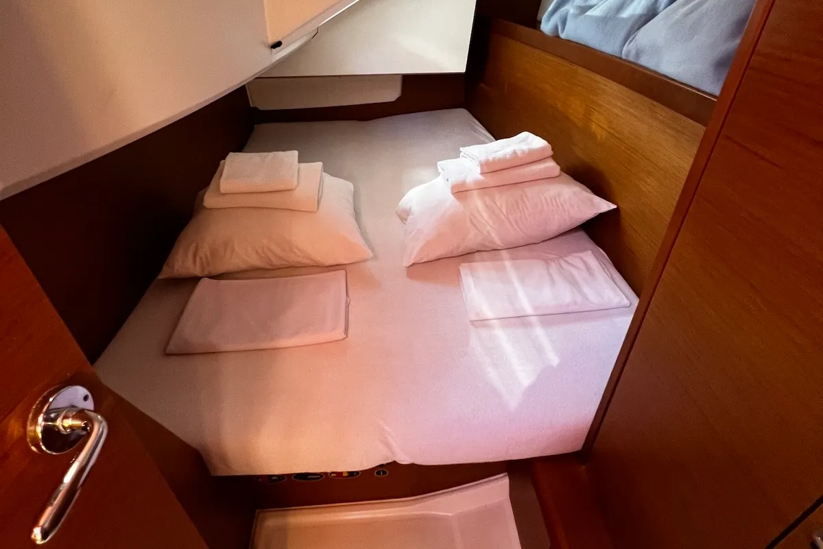 Cabin on Lydia, a Jeanneau Sun Odyssey 349 sailboat at Općina Sukošan, Croatia
